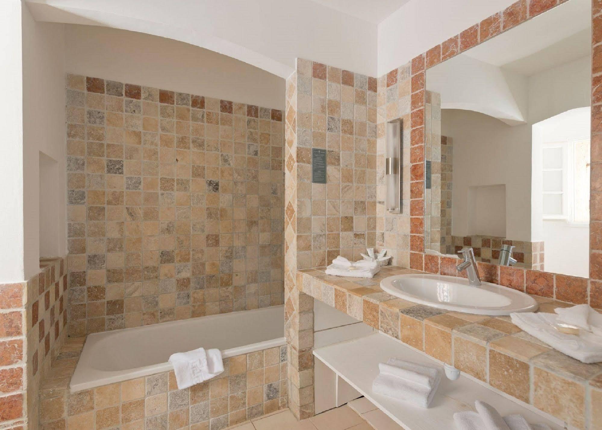 Domaine Du Calidianus Hotel Сен Максим Екстериор снимка