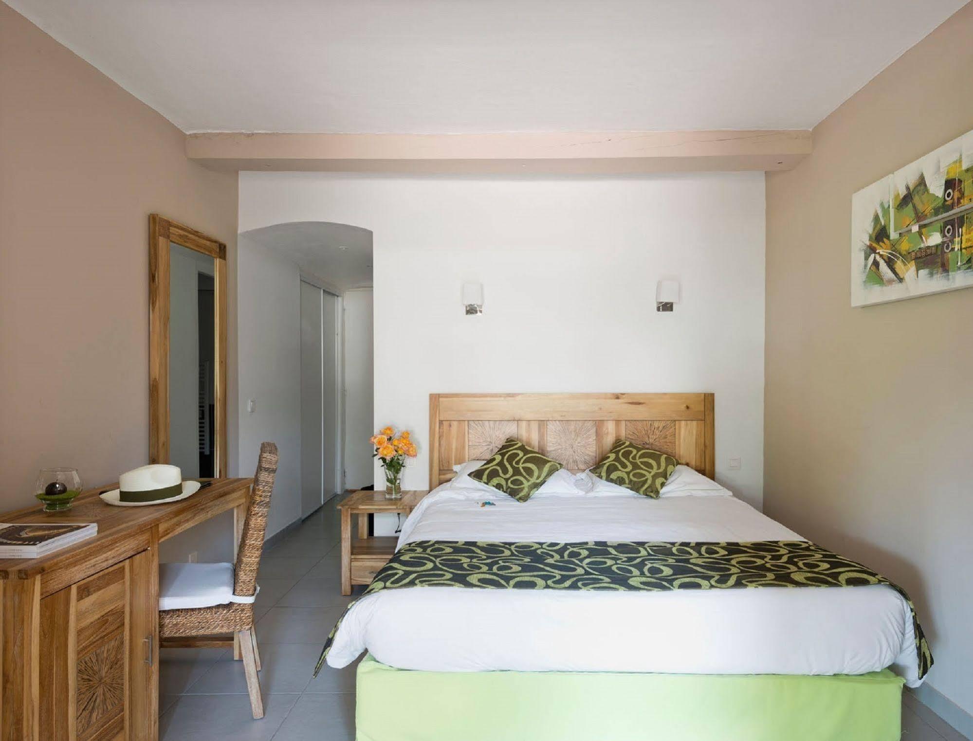 Domaine Du Calidianus Hotel Сен Максим Екстериор снимка